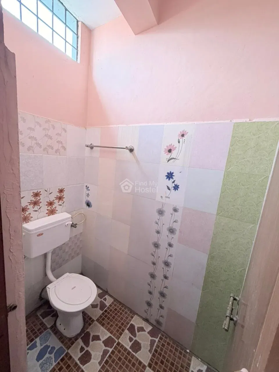 Premium Ladies Hostel at Kaloor Centre in Kaloor, Ernakulam — photo 7