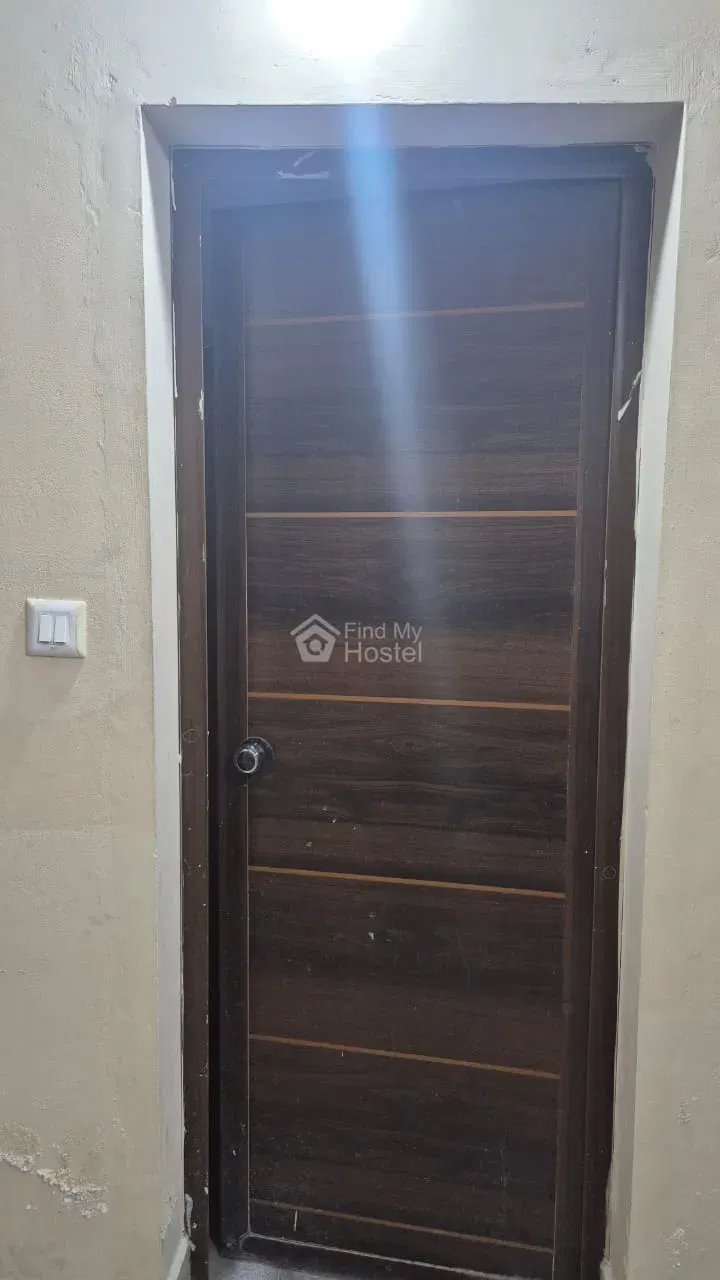 GREENLAND GENTS HOSTEL in Thammanam, Ernakulam — photo 6