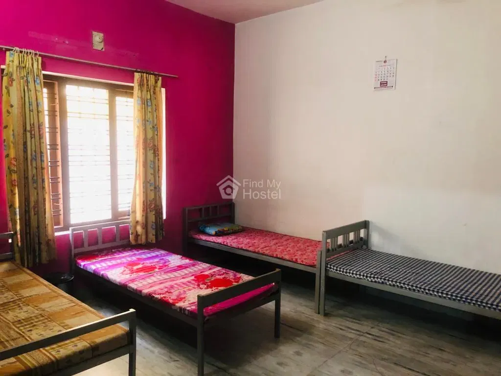 MUZI LADIES HOSTEL in Vazhakkala, Ernakulam — photo 4