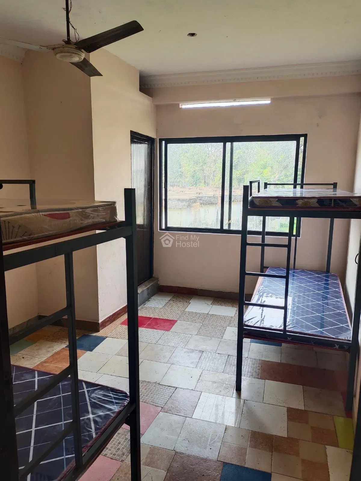Flowers Gents Hostels in Thammanam, Ernakulam — photo 6
