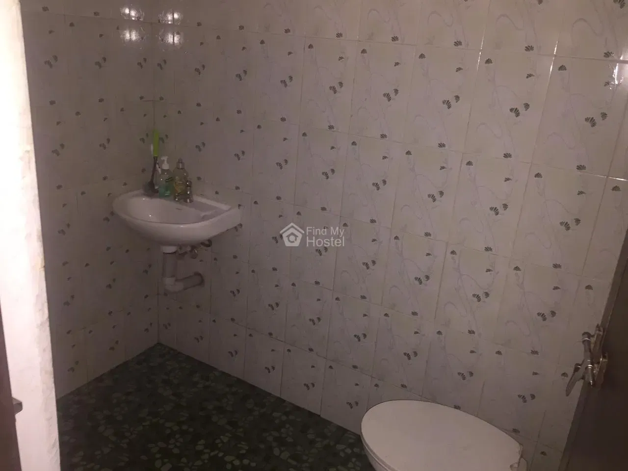 AATHIRA LADIES HOSTEL in MG-Road, Ernakulam — photo 7