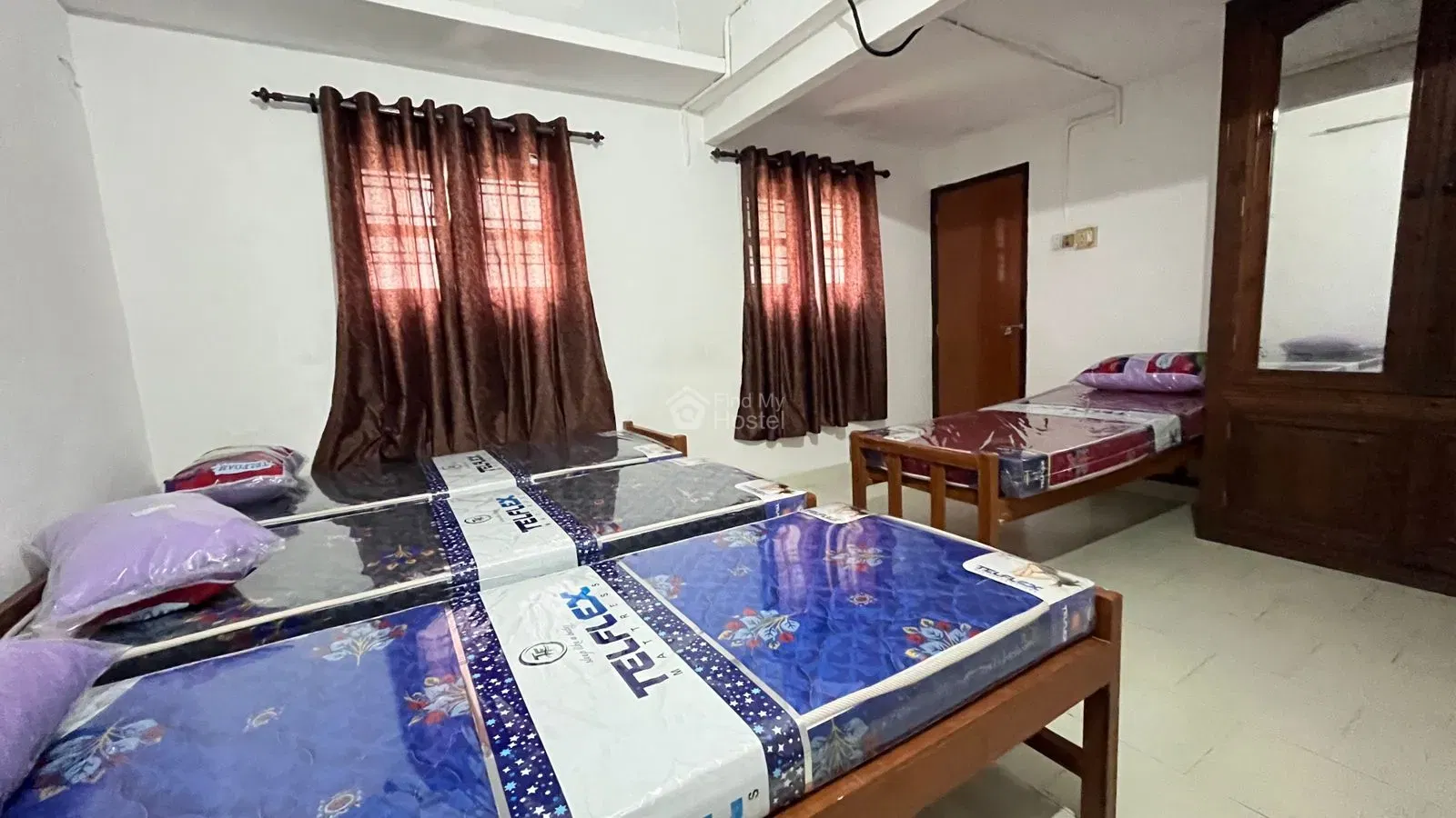 Elegant Ladies Hostel in Vazhakkala, Ernakulam — photo 4