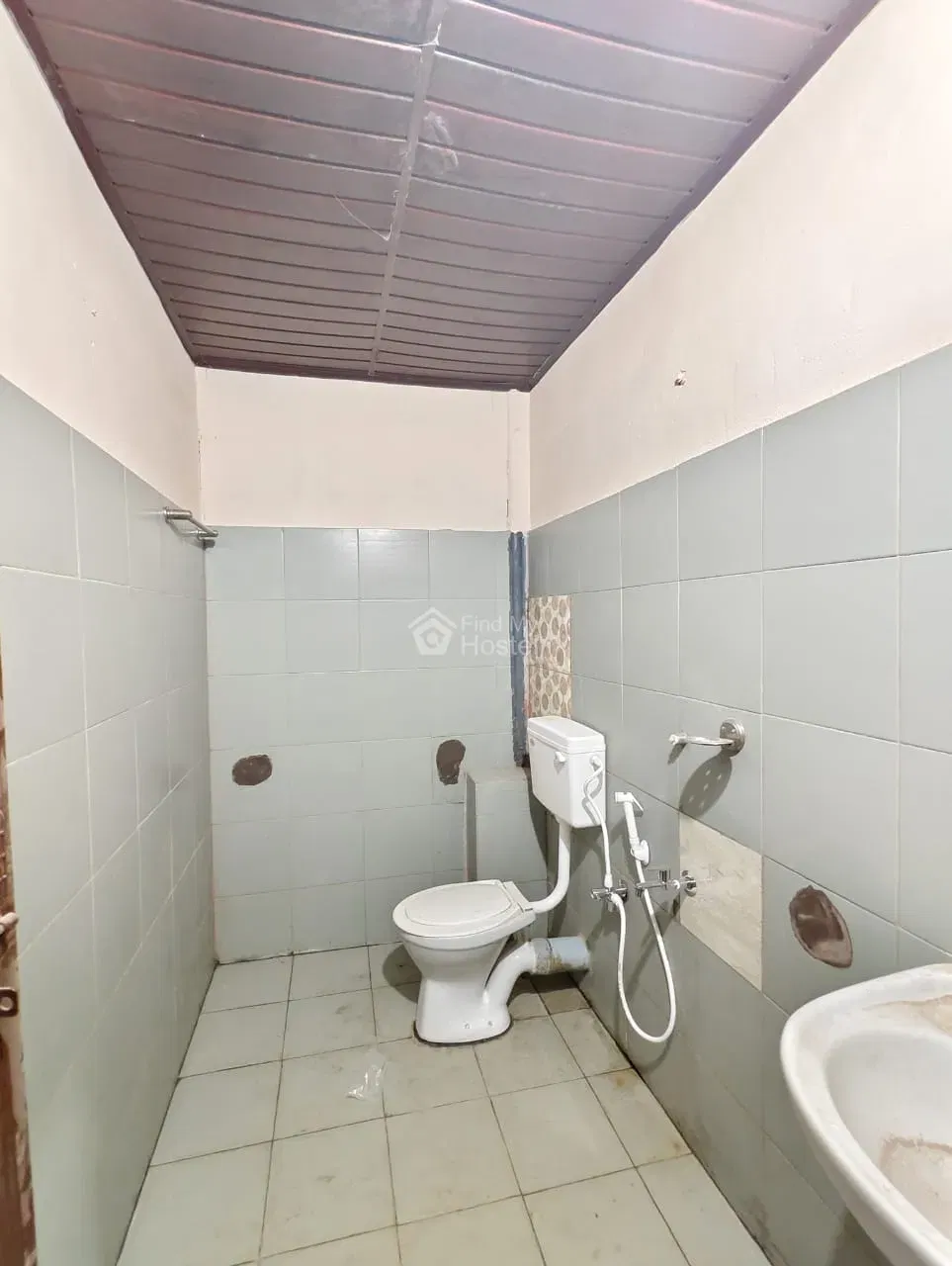 Flowers Gents Hostels in Thammanam, Ernakulam — photo 4