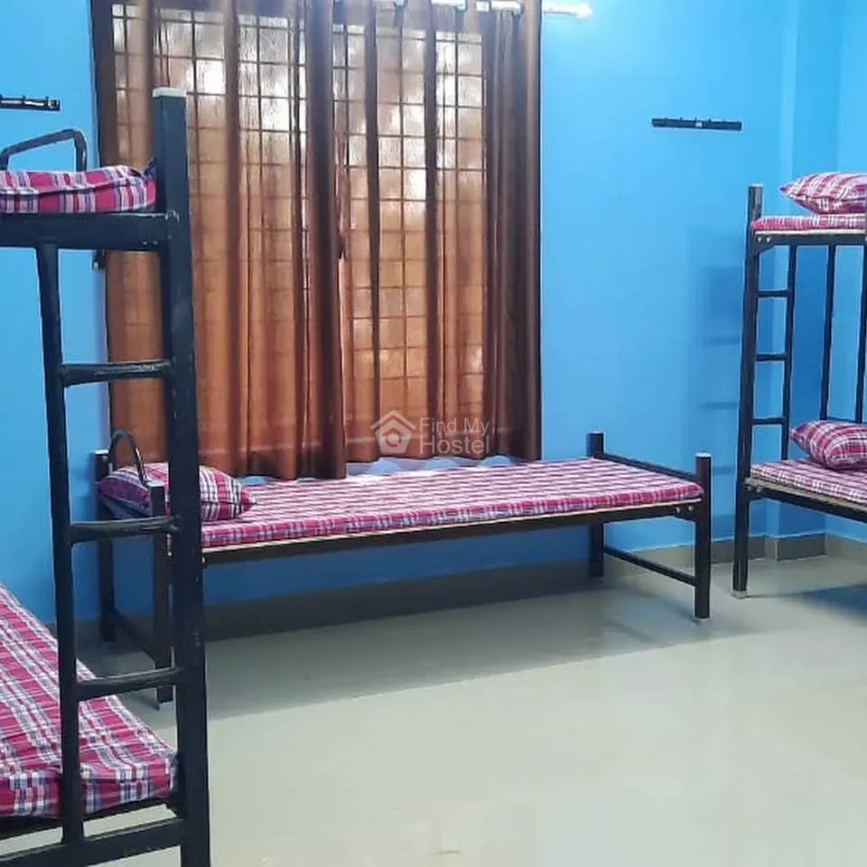 J and J Gents Hostel in Kadavanthra, Ernakulam — photo 3