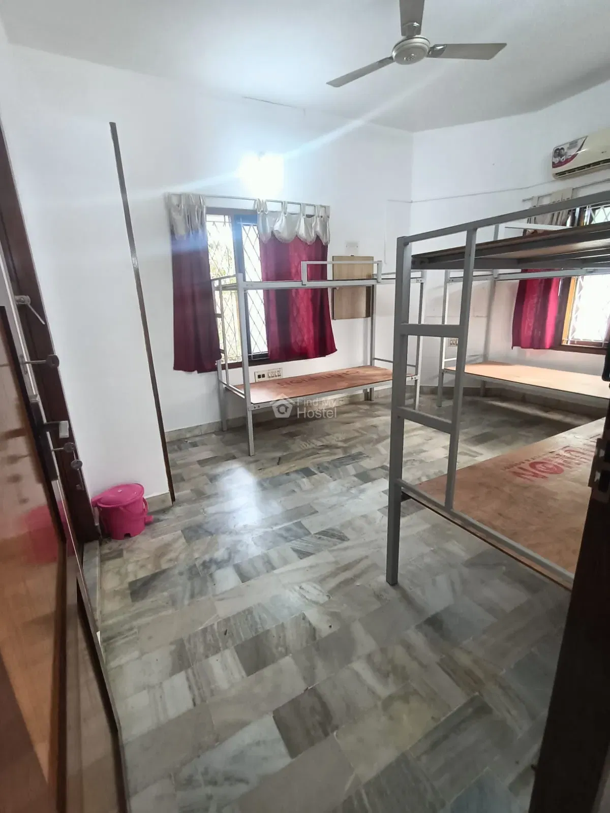 Lake View Gents Hostel in Thevara, Ernakulam — photo 7