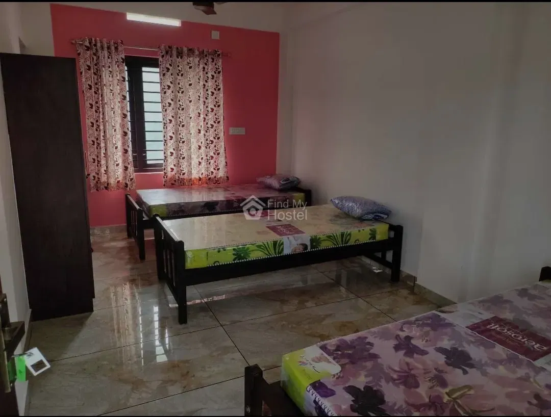 My home ladies hostel in Aluva, Aluva — photo 7
