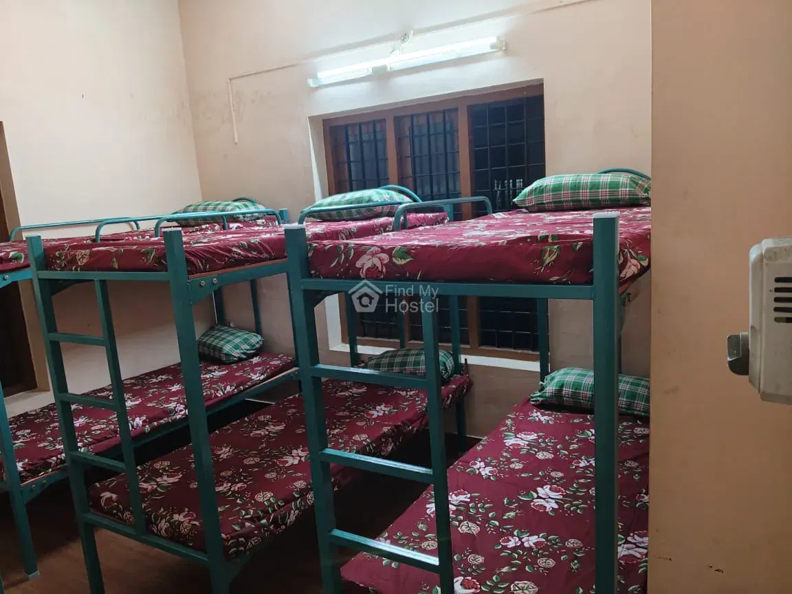Cochin Hostel for Gents in Nettoor, Ernakulam — photo 7