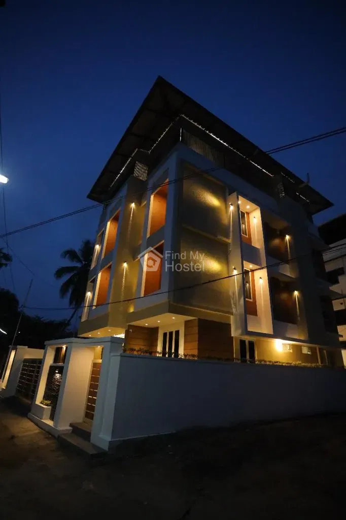 ANNA'S LADIES HOSTEL in Vazhakkala, Ernakulam — main photo