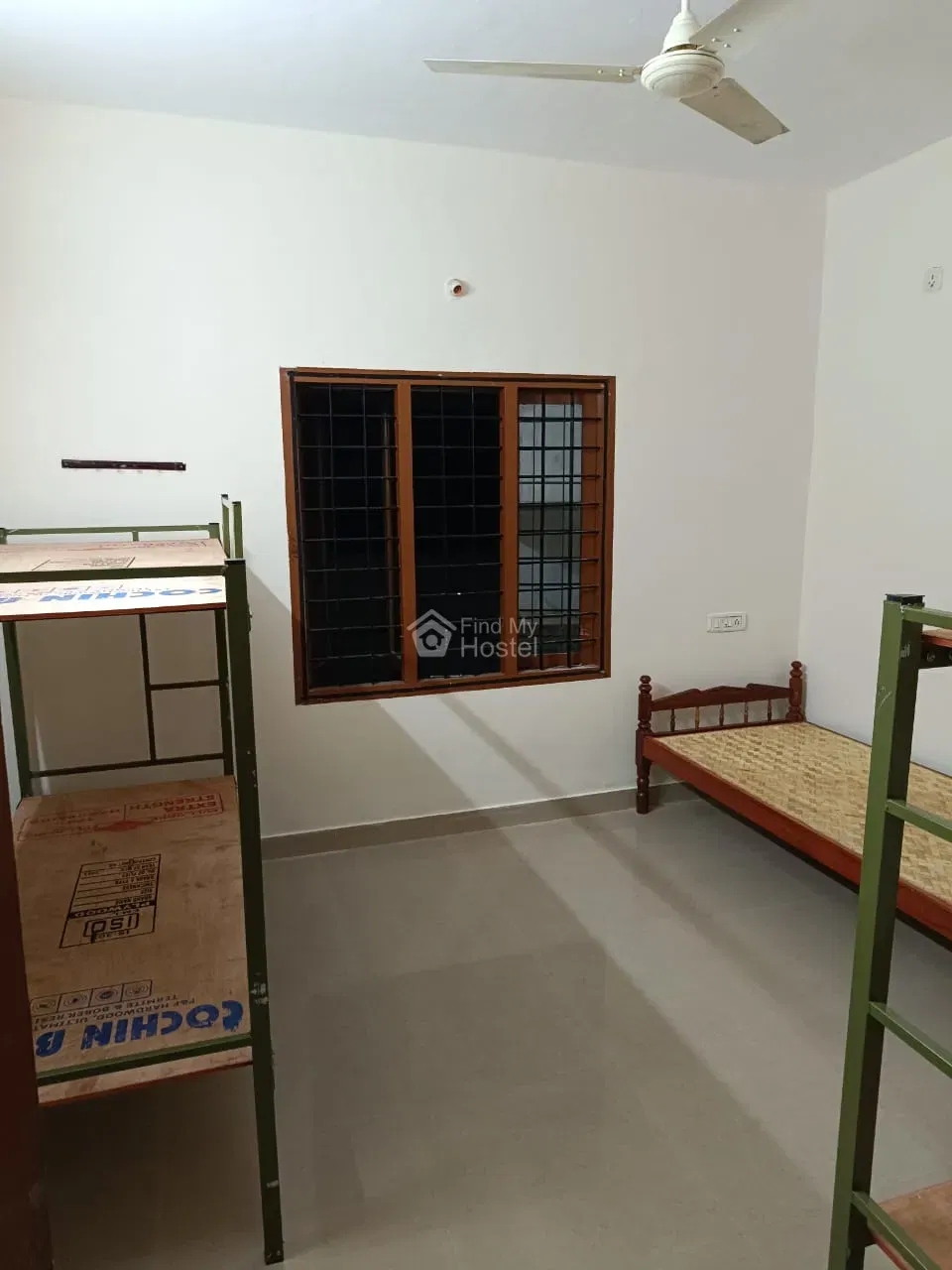 Win square Ladies hostel - 2 in Vazhakkala, Ernakulam — photo 3
