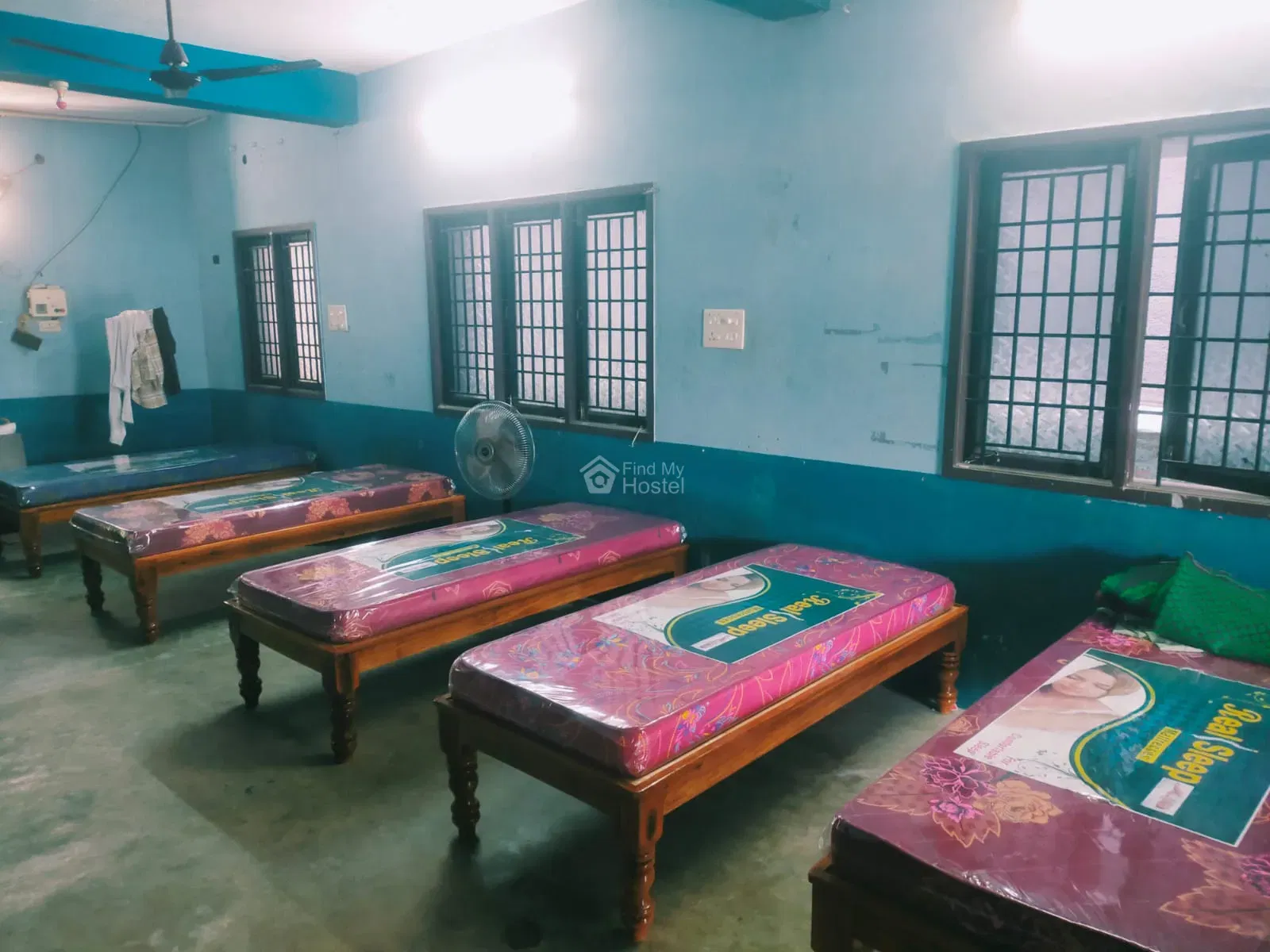 Redhills men's PG in Solai Amman Nagar, Ponneri — photo 7