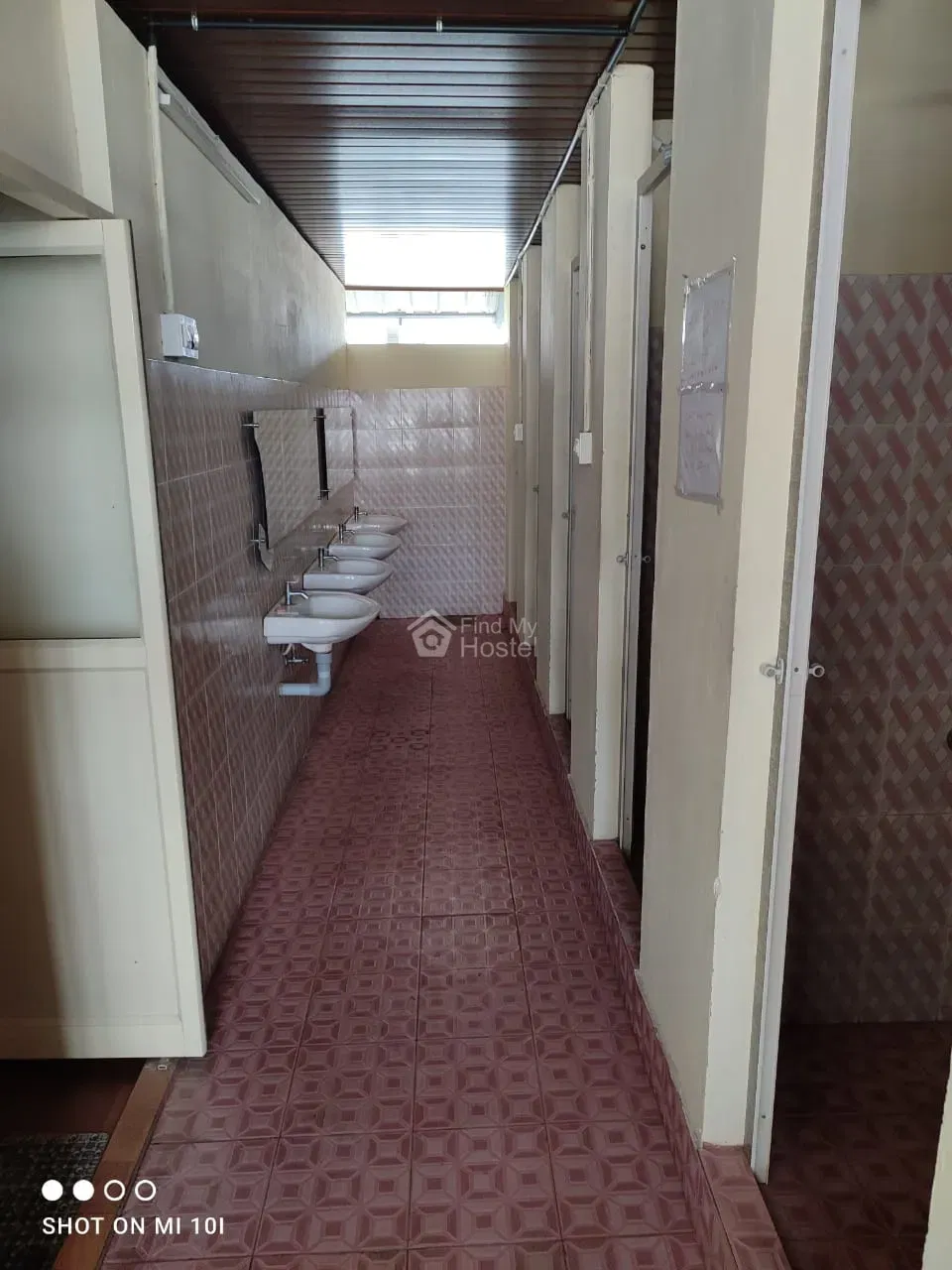 MARY QUEENS LADIES HOSTEL 2 in MG-Road, Ernakulam — photo 6