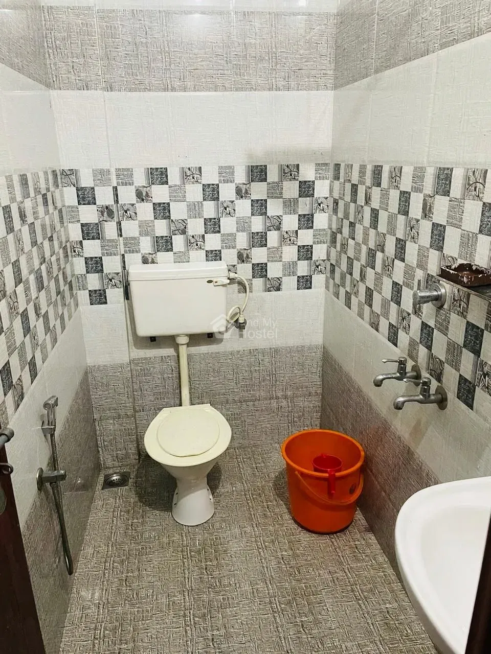 B Hub Living for Gents-2 in Kaloor, Ernakulam — photo 5