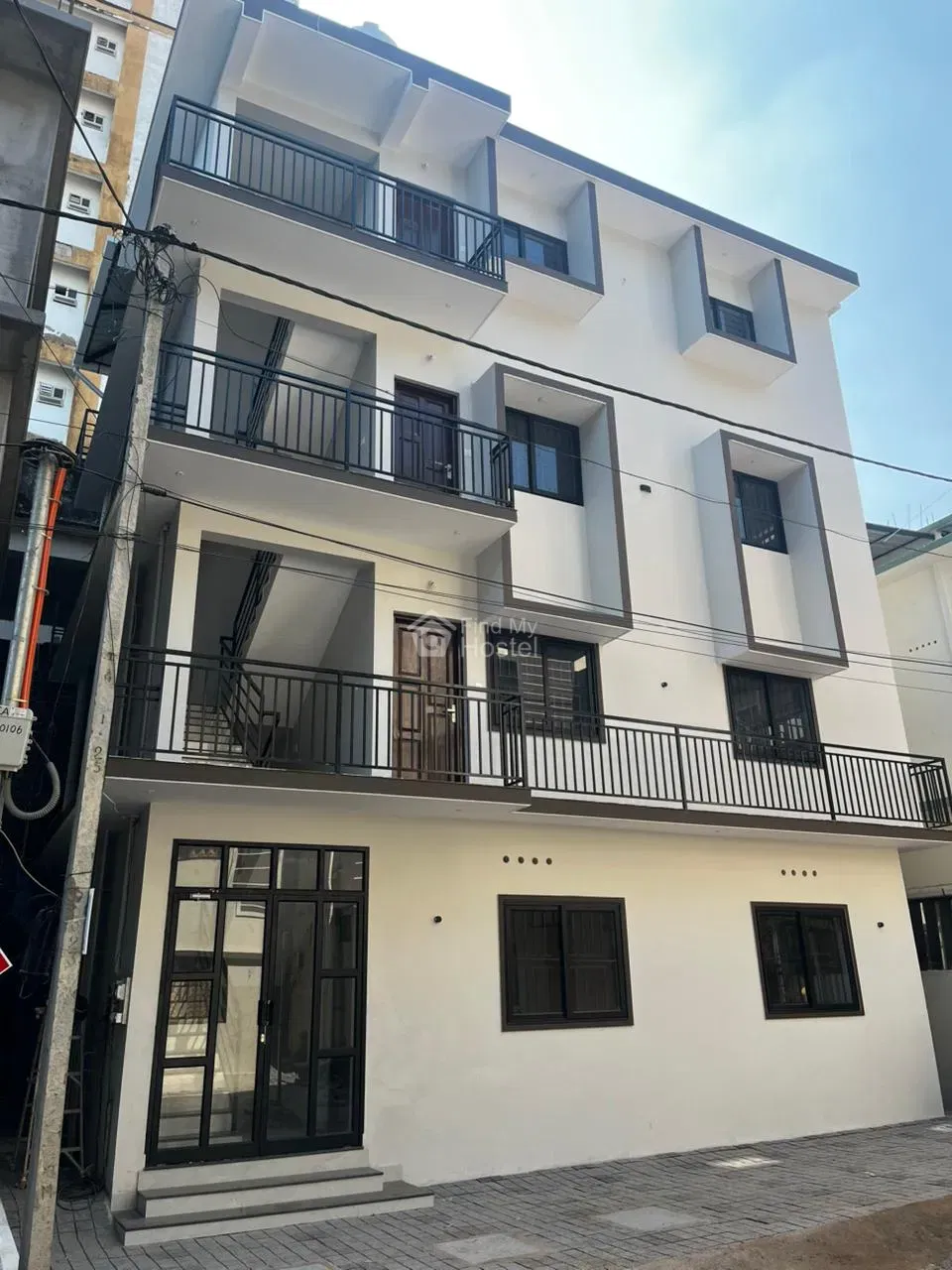 HOSTELOOP CREST Executive Premium Gents PG in Kakkanad, Ernakulam — main photo