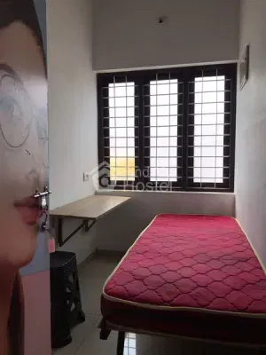 Crystal Men's Hostel - 1 in Kakkanad, Ernakulam — photo 4
