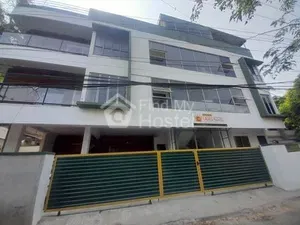 STORIES LADIES HOSTEL in Vyttila, Ernakulam — photo 2