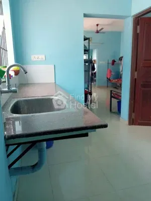Lissy ladies hostel 1 in MG-Road, Ernakulam — photo 2