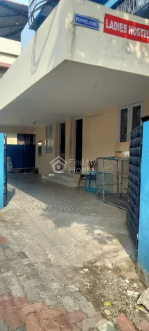 Alexina Ladies Hostel in Kadavanthra, Ernakulam — photo 2